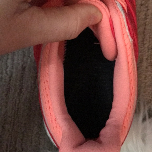 ADIDAS RUNNING SHOES - Picture 4 of 4